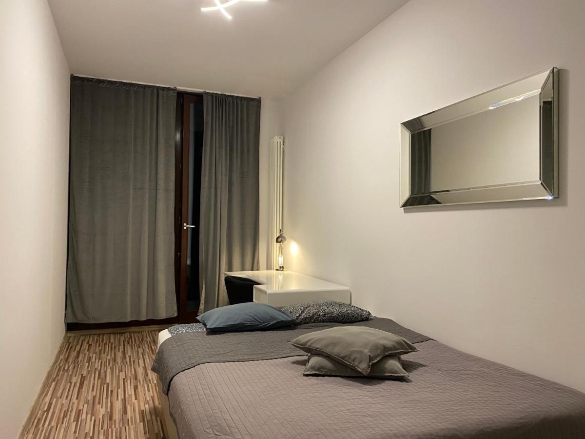 Two Rooms Apartment Triton Park Warschau Exterior foto